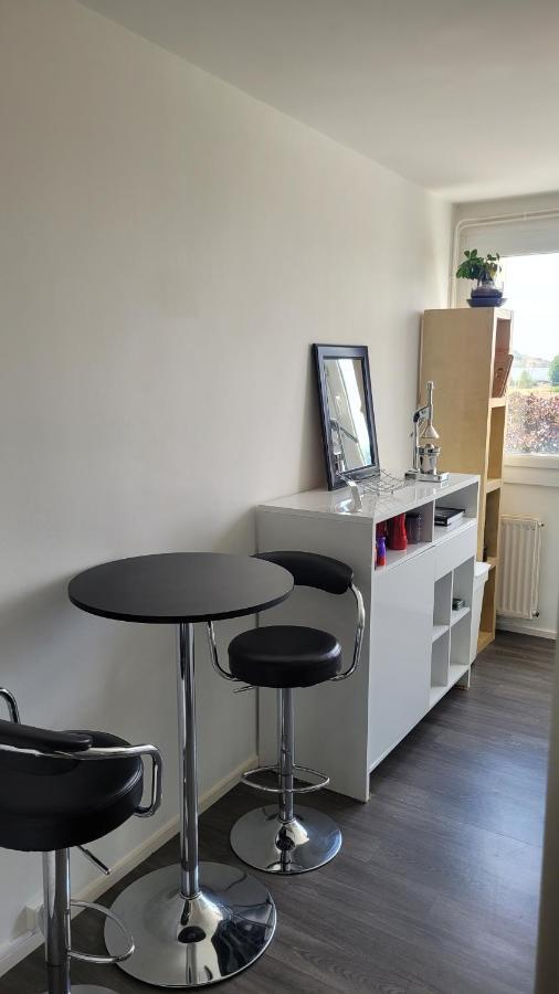 Appartement Lumineux Cholet Esterno foto