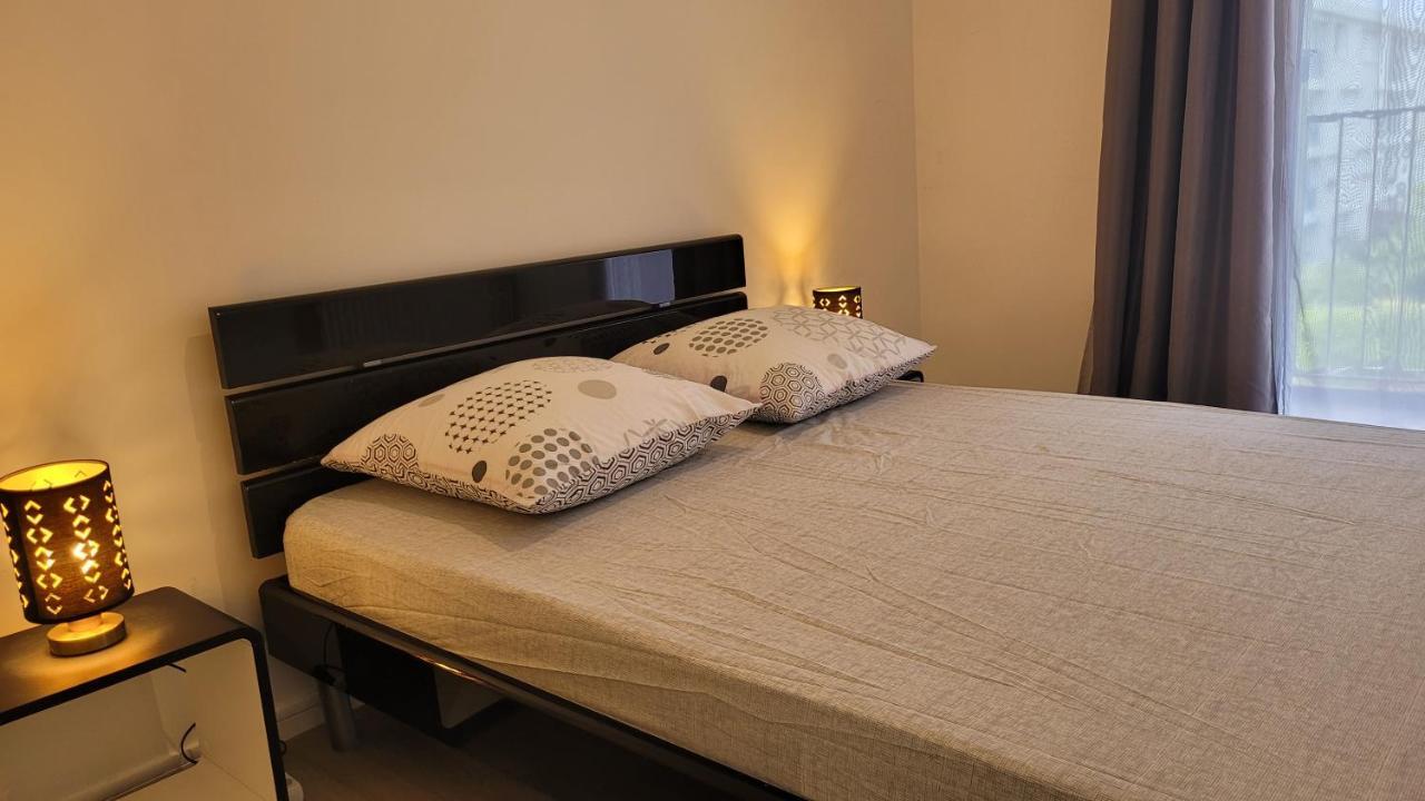 Appartement Lumineux Cholet Esterno foto